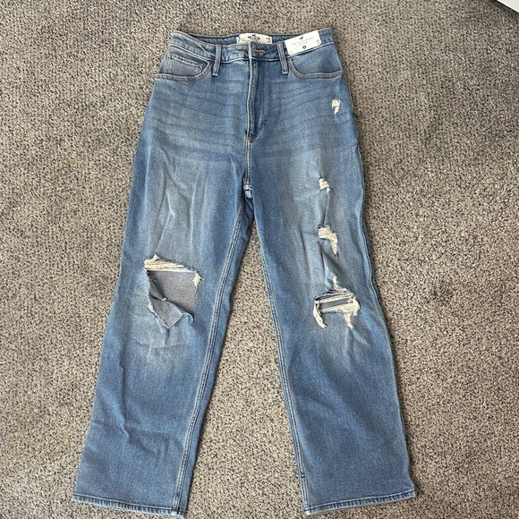 NWT Hollister Curvy Ultra High Rise Dad Jeans size 7s - Picture 1 of 5